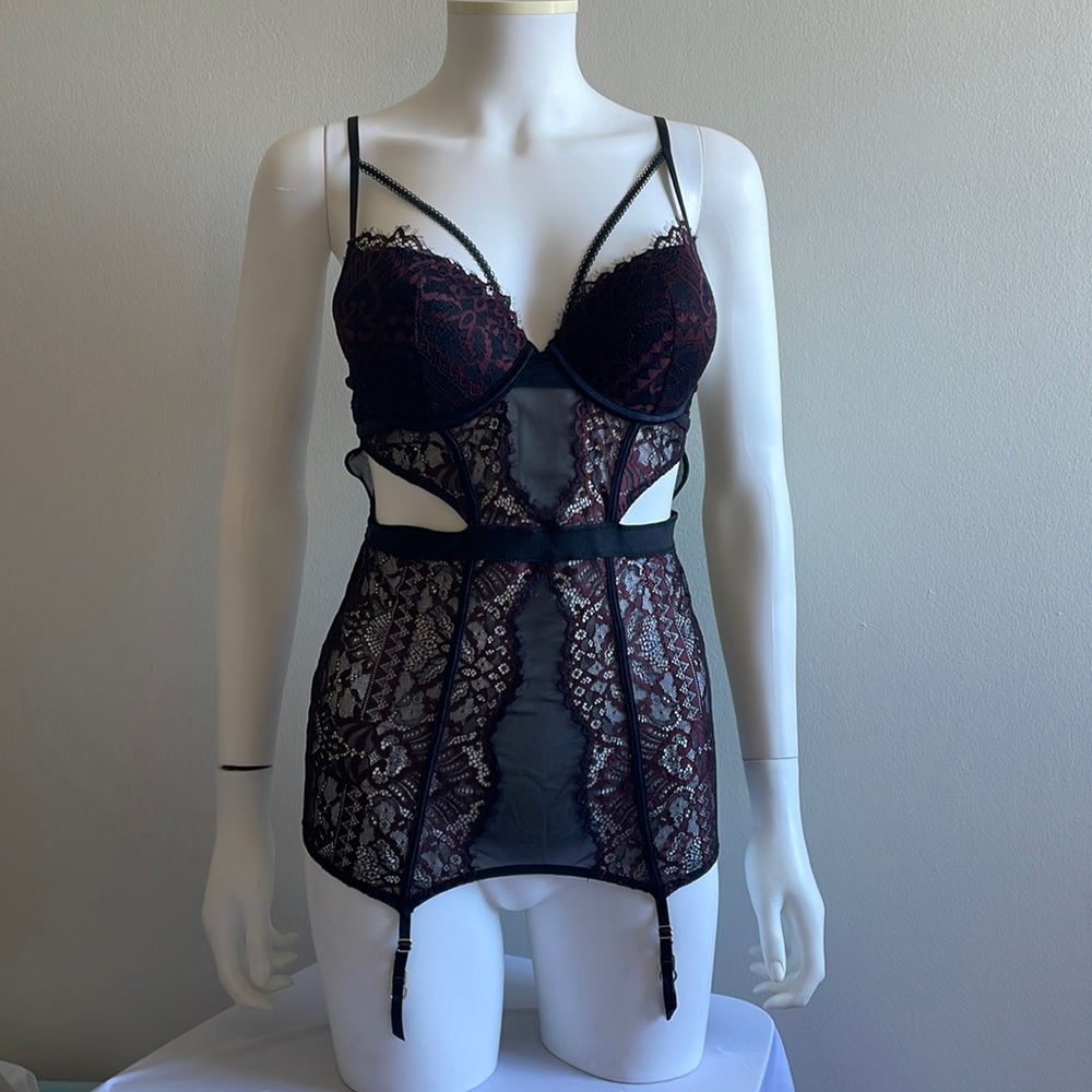 Black & Purple Lace La Senza Bodysuit Bra/Garter Size Medium